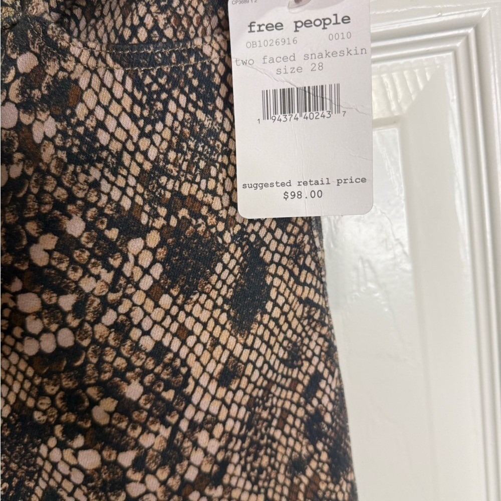 Free People Snakeskin Jeans Size 28 High Rise Skinny Stretch Denim NWT - Picture 2 of 4